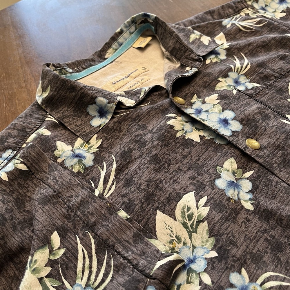 Tommy Bahama Original Fit Mens M Tropical Floral Orchid Leaf Original Fit Button
